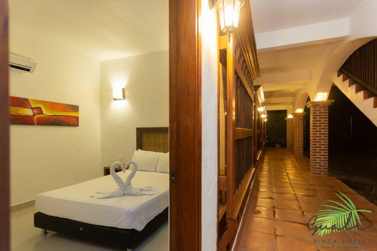 Finca Hotel Guali Santafe ซานตาเฟเดอันตีโอเกีย ภายนอก รูปภาพ